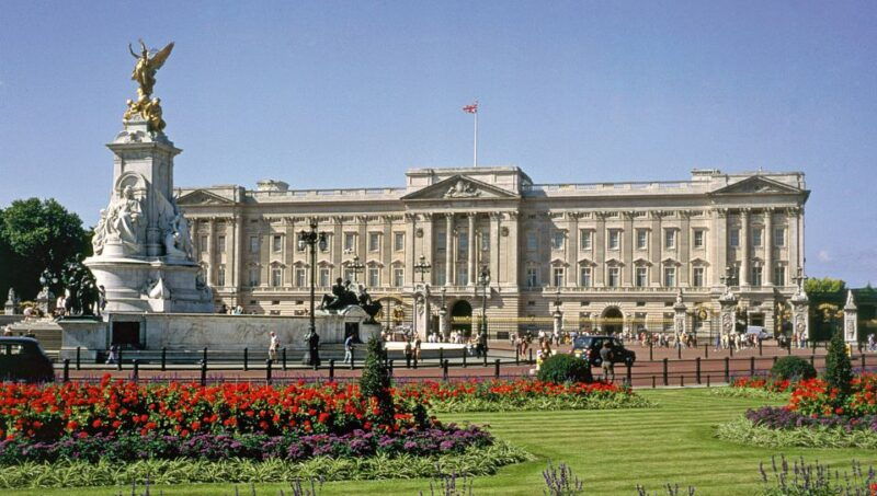 buckingham-palace-and-stonehenge-tour