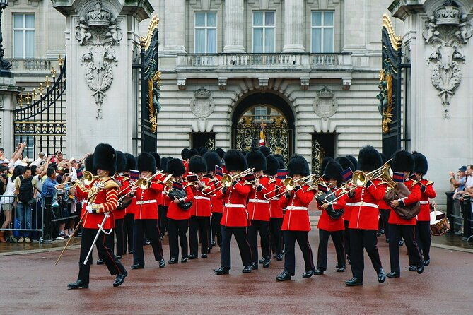 buckingham-palace-changing-of-the-guard-experience