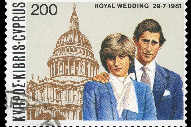 buckingham-palace-changing-of-the-guard-thames-boat-ride