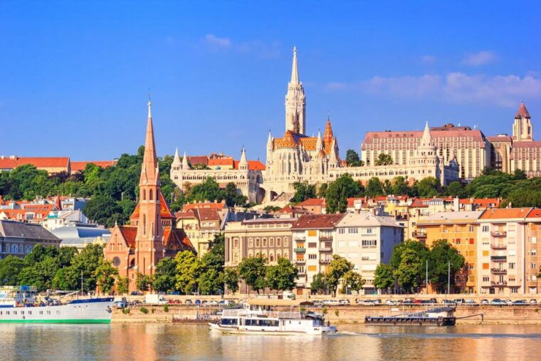 buda-castle-district-and-matthias-church-private-tour