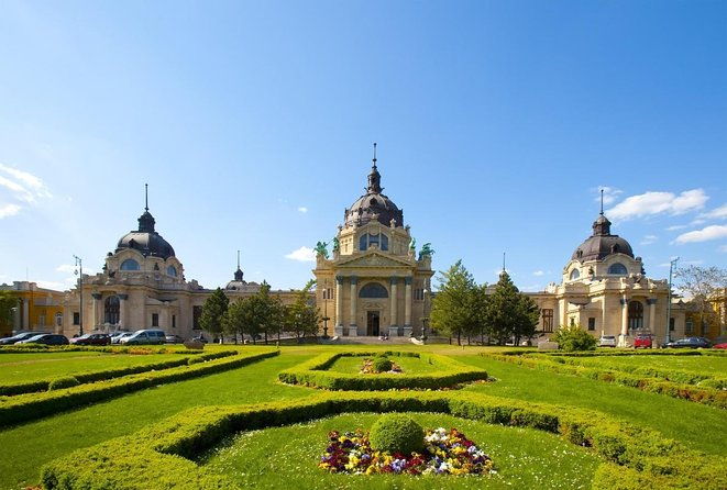 budapest-101-3-hour-walking-tour-with-chimneycake-and-metro-pass