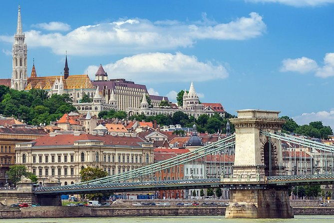 budapest-101-3-hour-walking-tour-with-chimneycake-and-metro-pass