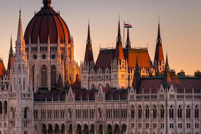 budapest-101-3-hour-walking-tour-with-chimneycake-and-metro-pass