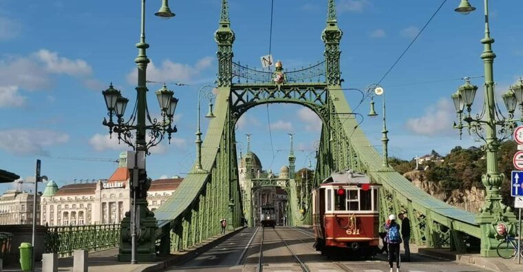 budapest-2-5-hour-hidden-sights-private-bike-tour