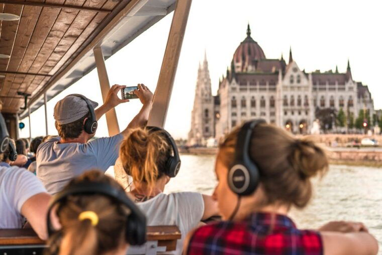 budapest-3-hour-city-tour-with-castle-walk-1-hour-cruise