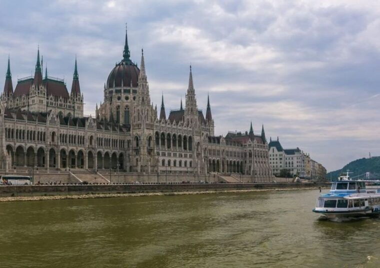 budapest-3-hour-city-tour-with-castle-walk-1-hour-cruise