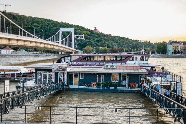 budapest-4-course-dinner-cruise-with-piano-show