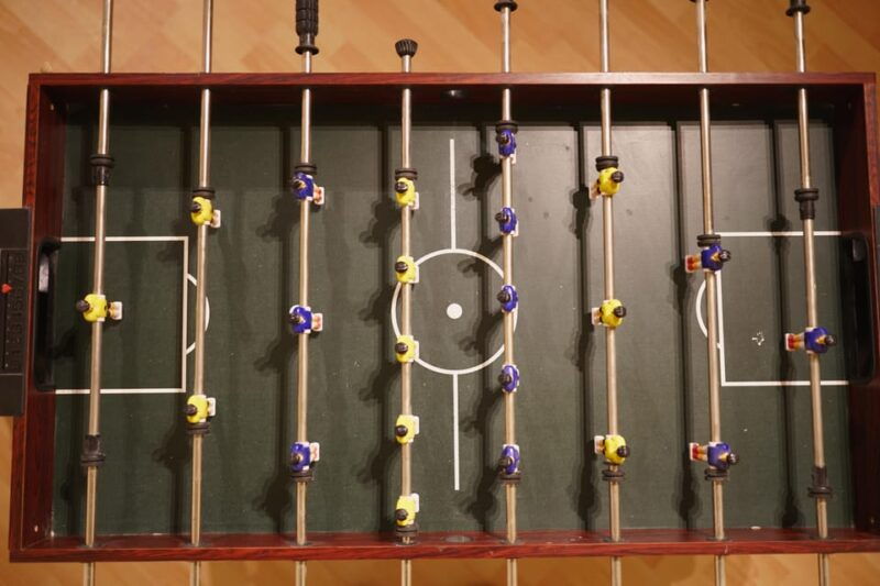 budapest-90s-sitcom-escape-room-adventure-with-drinks