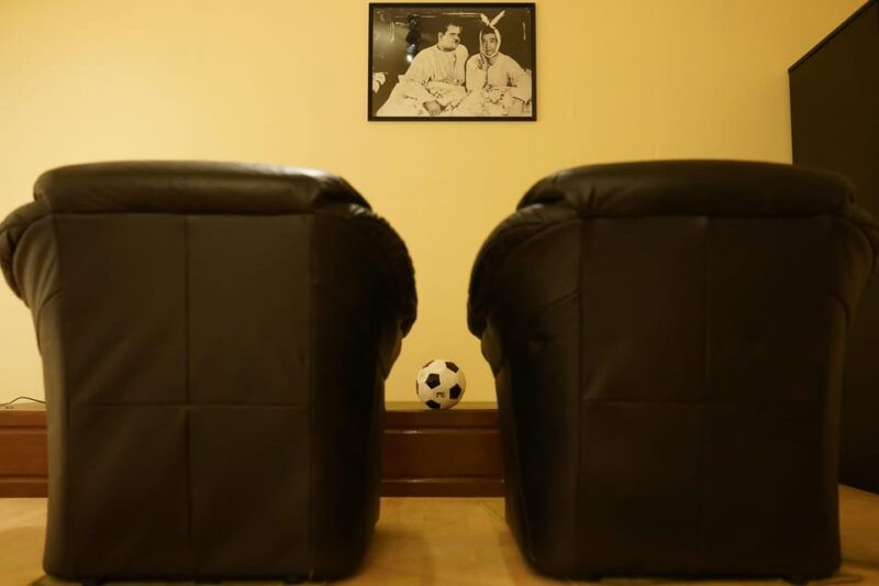 budapest-90s-sitcom-escape-room-adventure-with-drinks