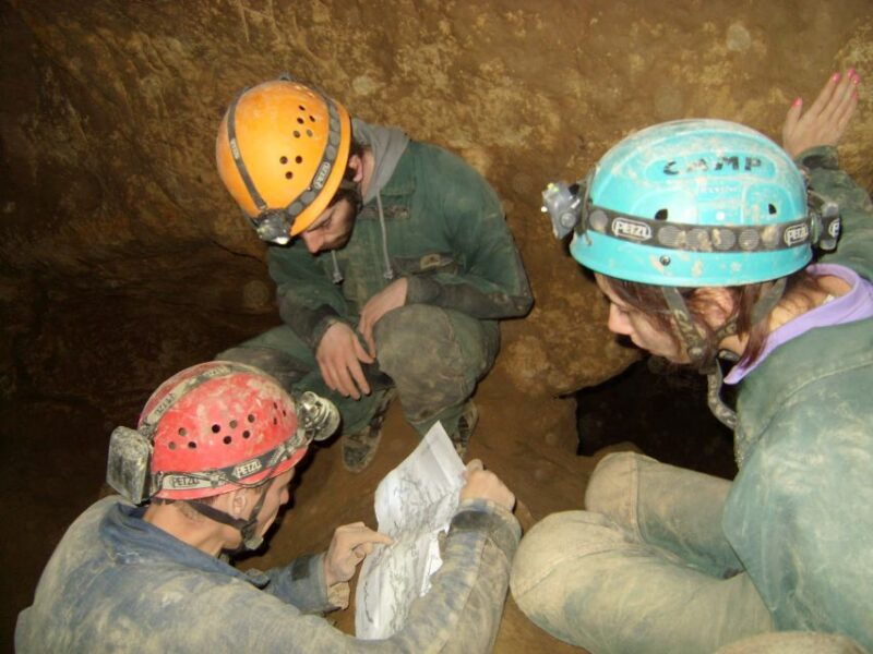 budapest-adventure-caving-tour-with-guide