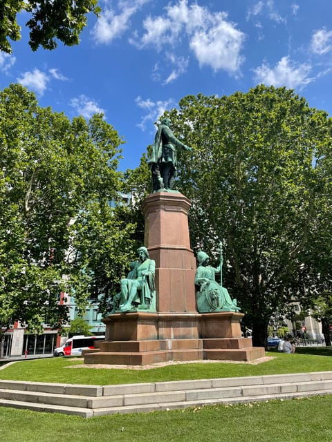 budapest-assist-the-authorities-outdoor-escape-room-game