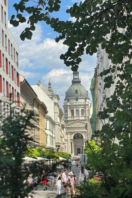 budapest-assist-the-authorities-outdoor-escape-room-game