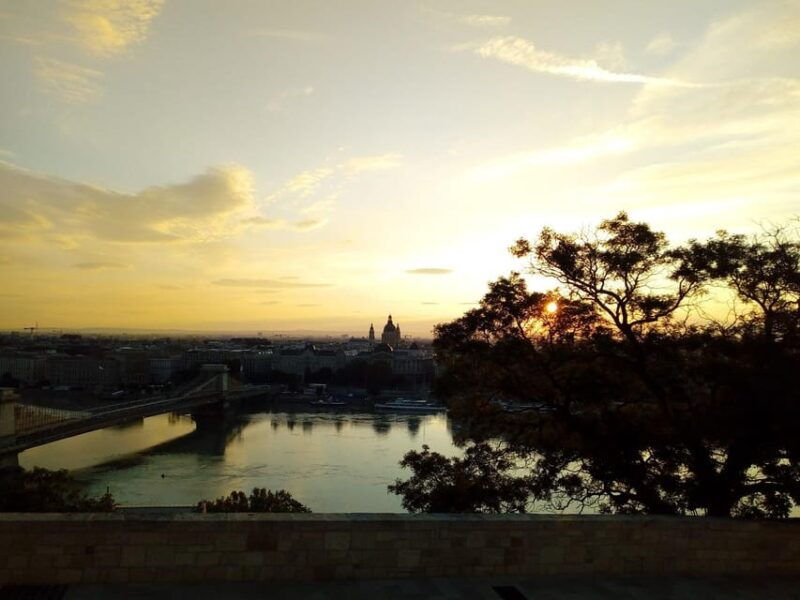 budapest-at-dawn-scenic-walking-tour-with-music-performance