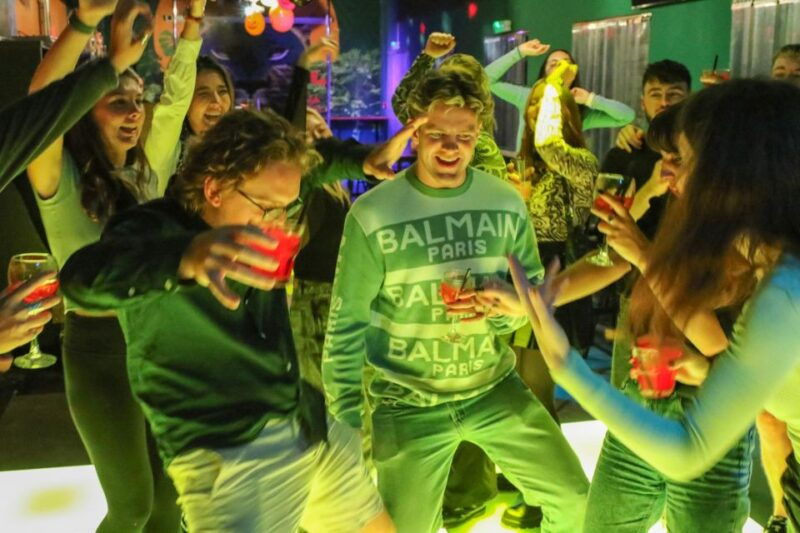 budapest-bar-crawl-tour-with-local-drinks