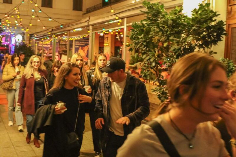 budapest-bar-crawl-tour-with-local-drinks