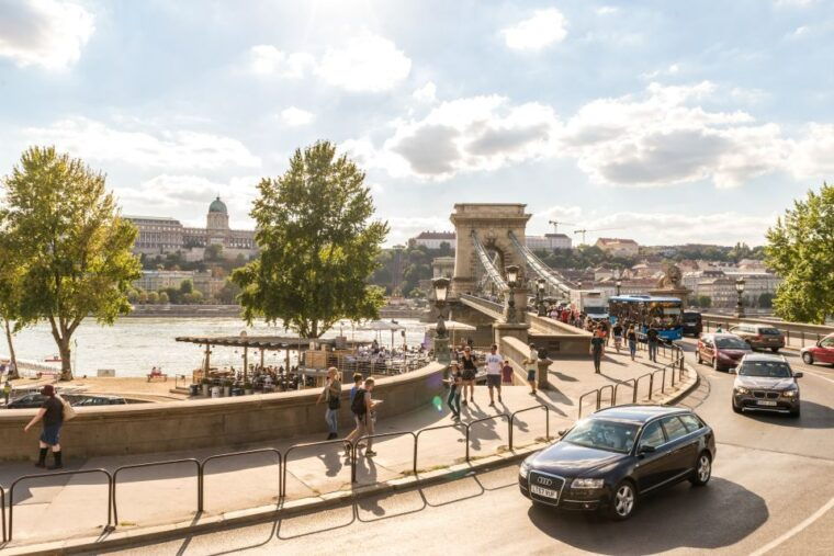 budapest-big-bus-hop-on-hop-off-sightseeing-tour