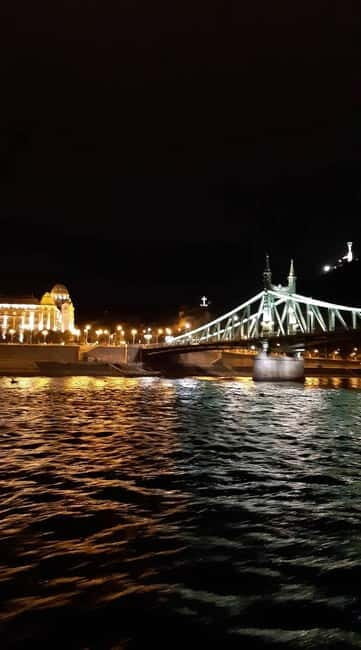 Budapest: Boat Cruise with Personal Live Guide and Drink - FAQs