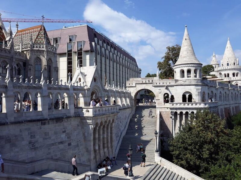 budapest-buda-castle-walking-tour-folk-music-performance