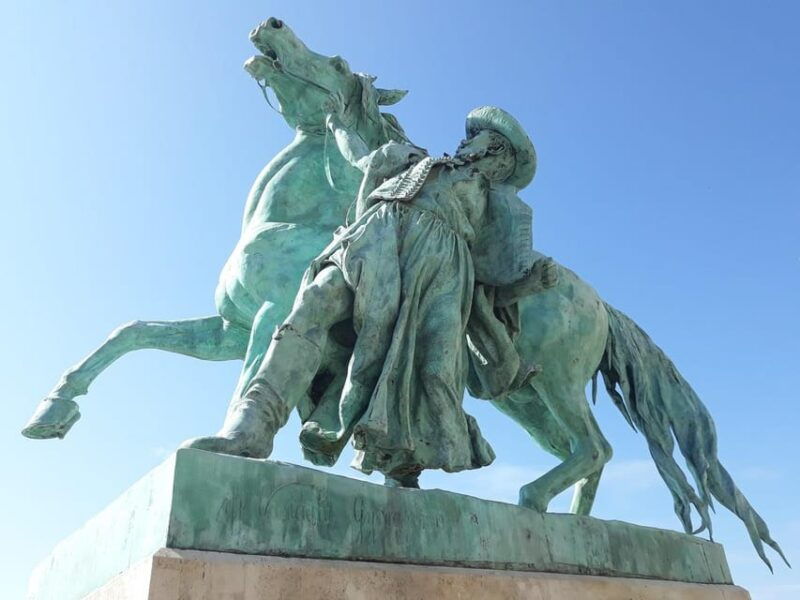 budapest-buda-castle-walking-tour-folk-music-performance