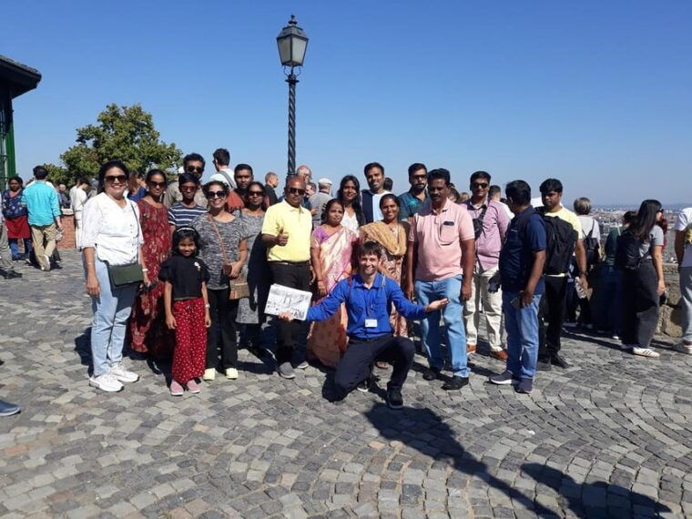 budapest-buda-castle-walking-tour-folk-music-performance