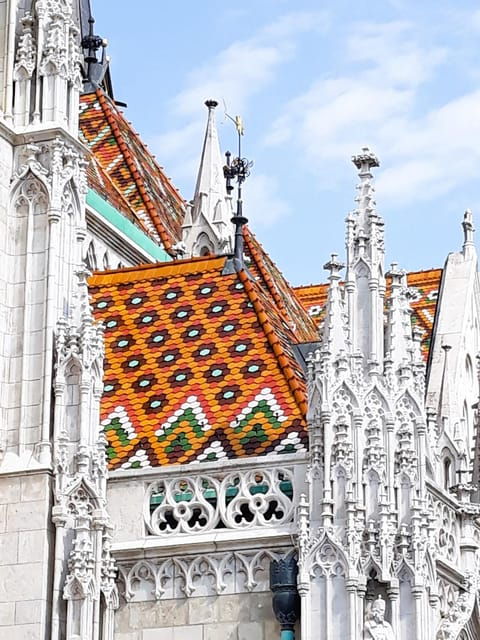 budapest-buda-castle-walking-tour-folk-music-performance