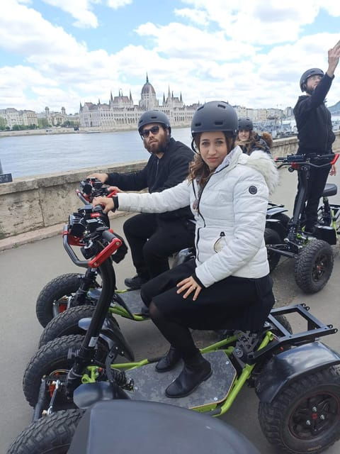 budapest-buda-highlights-guided-tour-on-electric-ezraider