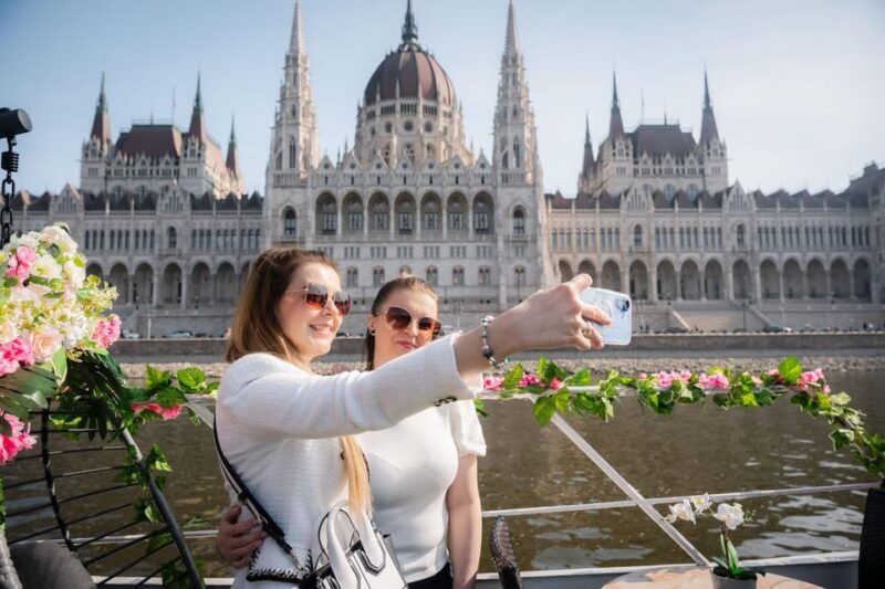 budapest-by-night-sightseeing-cruise