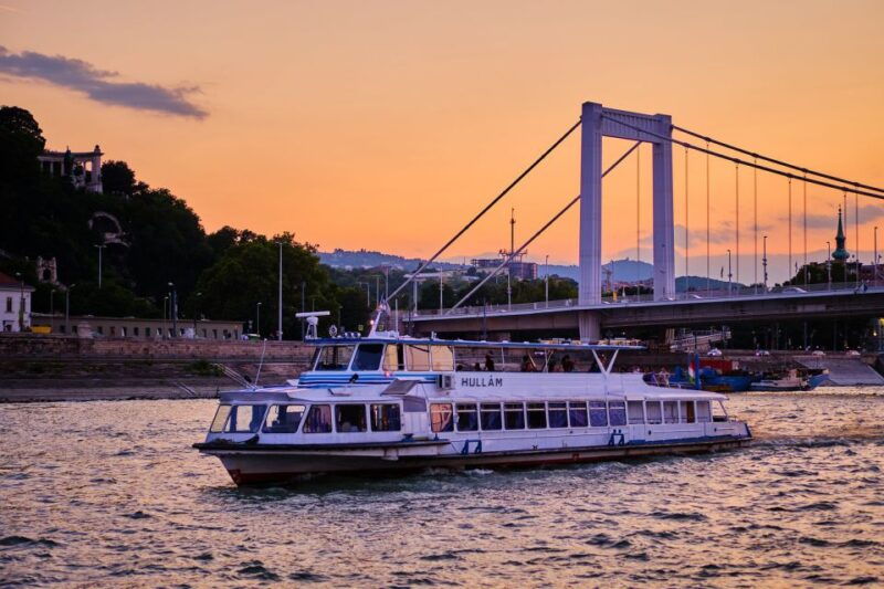 budapest-by-night-sightseeing-cruise