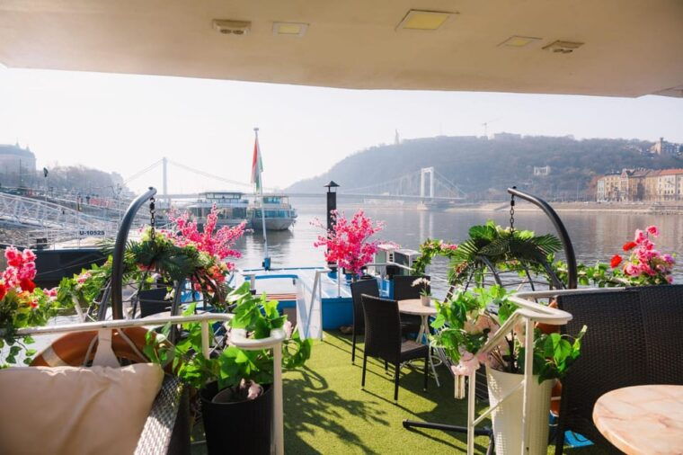 budapest-by-night-sightseeing-cruise