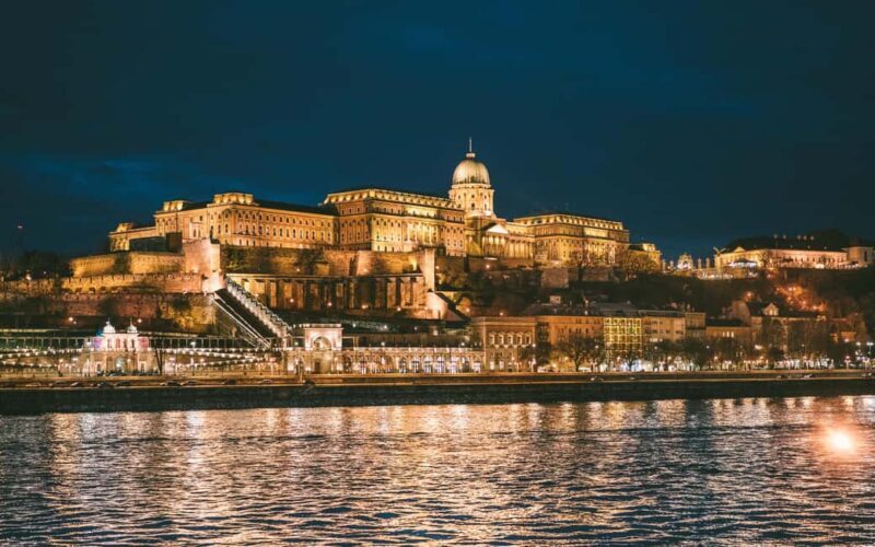 Budapest: By Night Sightseeing Cruise with Welcome Drink - What to Expect from the Budapest Night Cruise