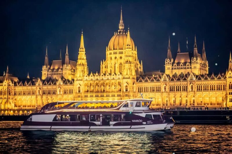 Budapest: Catamaran Pizza Cruise - The Sum Up