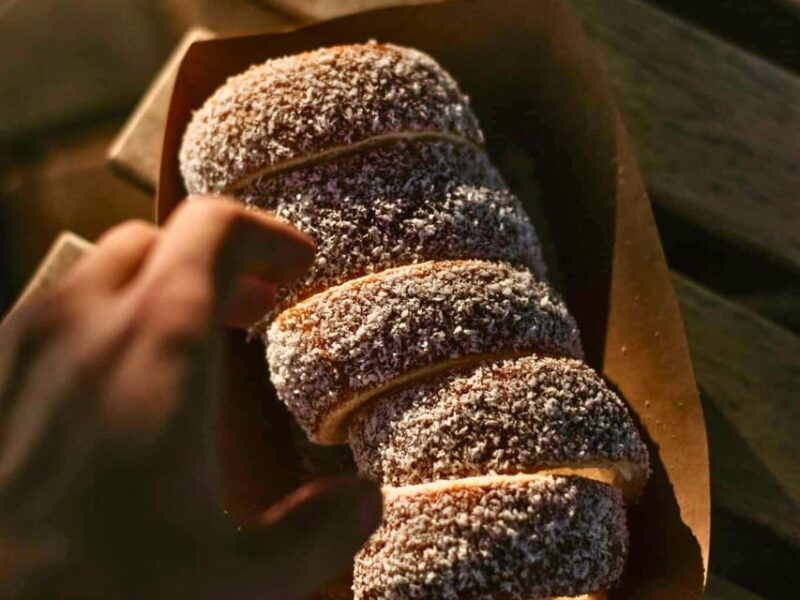 budapest-chimney-cake-workshop-in-city-park