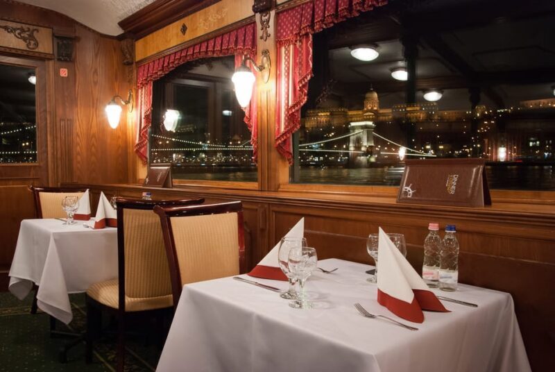 Budapest: Christmas and Holiday Danube Dinner Cruise - FAQs