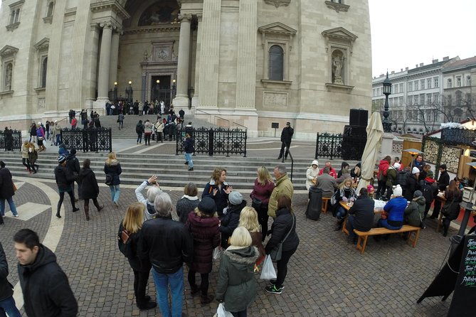 budapest-christmas-walking-tour-entry-to-st-stephens-basilica-2