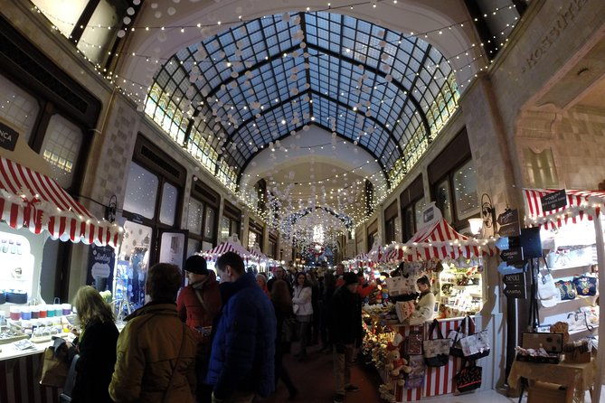 budapest-christmas-walking-tour-entry-to-st-stephens-basilica-2