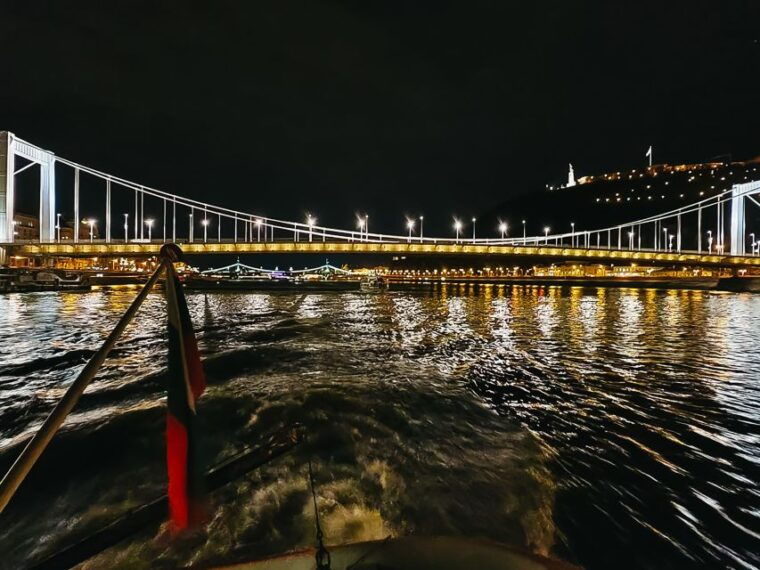 budapest-city-highlights-cruise-with-welcome-drink