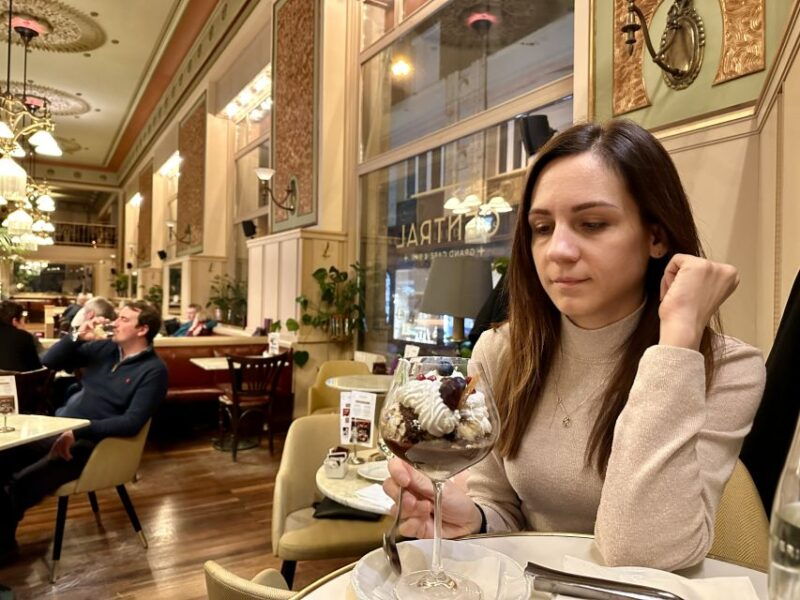 budapest-coffee-house-tour-with-cofffee-dessert-tasting