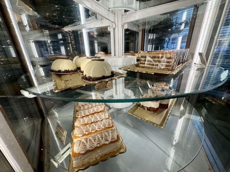 budapest-coffee-house-tour-with-cofffee-dessert-tasting