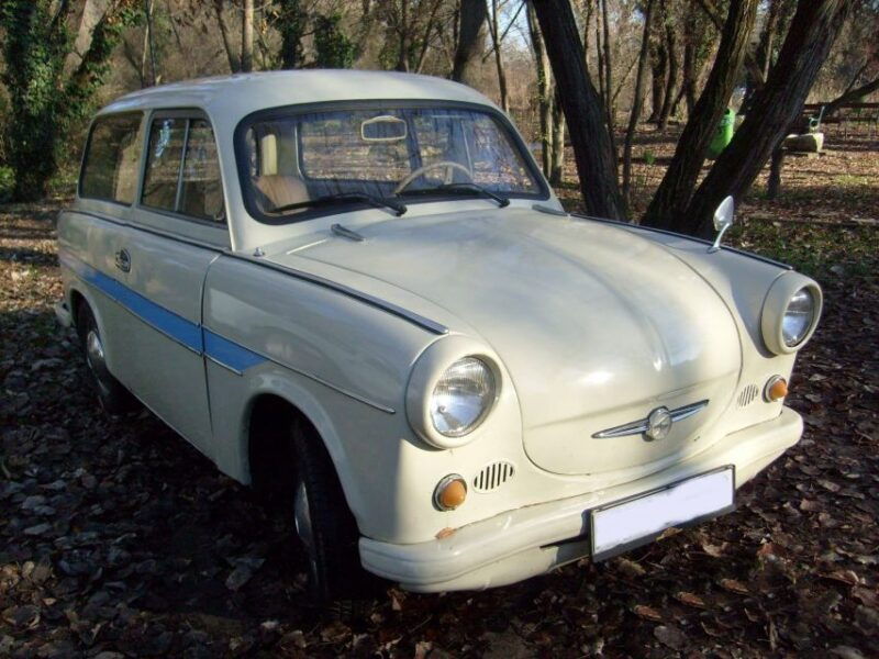 budapest-communist-era-tour-with-trabant-driving-experience