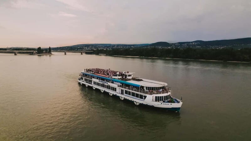 Budapest: Cruisin' Boat Party Tour with Electronic Music - An Authentic and Stylish Way to Discover Budapest  
