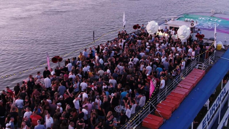 Budapest: Cruisin' Boat Party Tour with Electronic Music - Practical Tips for Your Budapest Boat Party  