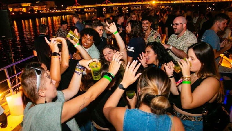 Budapest: Danube Beat Party Cruise with Drink Packages - Key Points