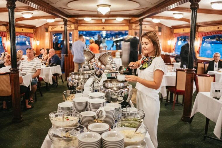 budapest-danube-cruise-with-hungarian-dinner-and-live-music