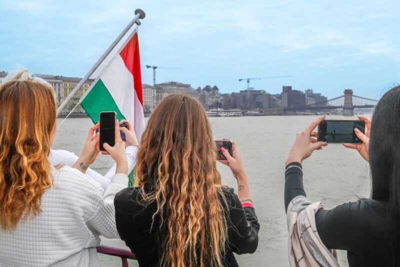 budapest-danube-river-sightseeing-cruise-with-audio-guide