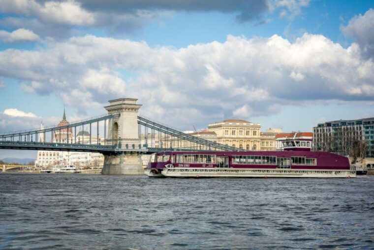 budapest-danube-river-sightseeing-cruise-with-audio-guide