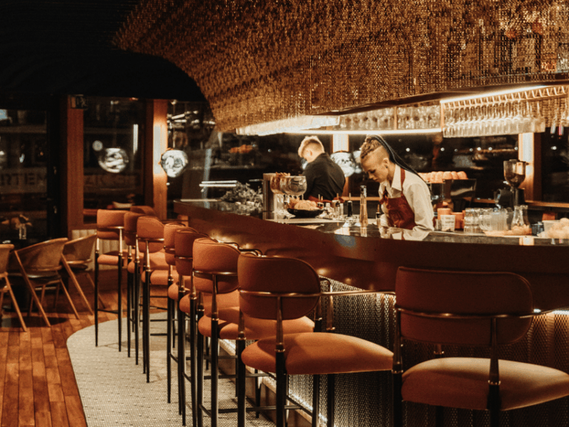 budapest-dinner-cruise-with-live-music-and-unlimited-drinks