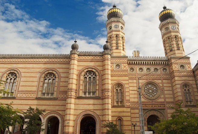 budapest-dohany-heroes-rumbach-synagogues-jewish-ghetto-tour