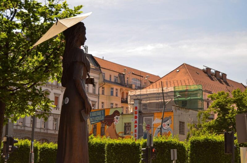 budapest-downtown-legends-and-street-art-adventure