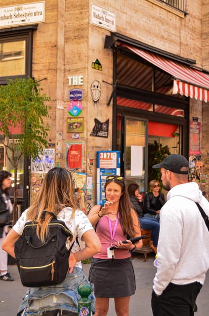 budapest-downtown-legends-and-street-art-adventure