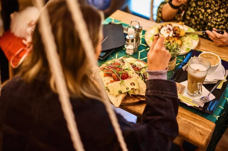 budapest-eggscuse-me-brunch-bistros-bottomless-offer